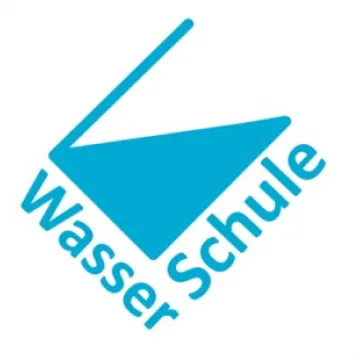 © Suanne Richter Blaues Logo Wasserschulen auf weißem Hintergrund